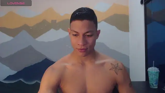 Snapshot of aalan_foxter chatting on 02-19-25, 11:36 aalan foxter online show from 02-19-25, 11:36