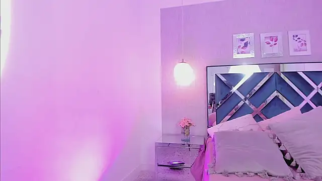 Snapshot of Miakhalifa_7 chatting on 02-25-25, 02:44 Miakhalifa 7 online show from 02-25-25, 02:44