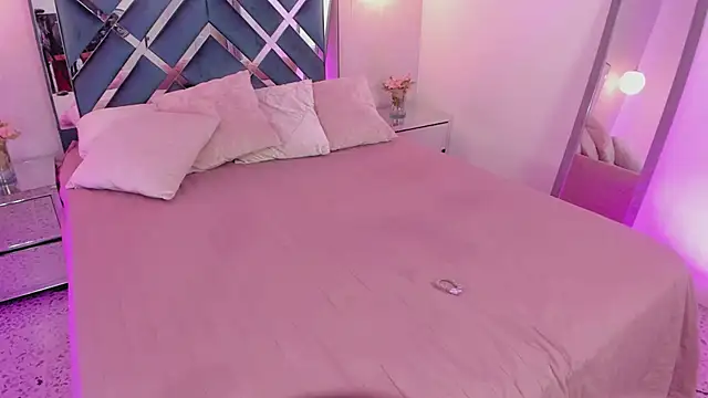 Snapshot of Miakhalifa_7 chatting on 03-06-25, 11:36 Miakhalifa 7 online show from 03-06-25, 11:36