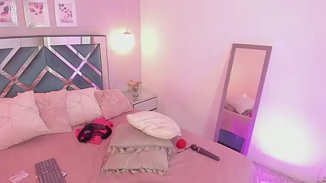 Snapshot of Miakhalifa_7 chatting on 03-10-25, 02:48 Miakhalifa 7 online show from 03-10-25, 02:48