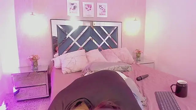 Snapshot of Miakhalifa_7 chatting on 03-16-25, 02:55 Miakhalifa 7 online show from 03-16-25, 02:55