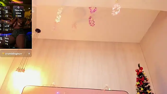 ShairaCoxx online show from 12-23-24, 04:17