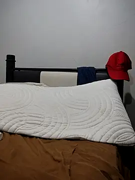 Snapshot of Potro23hotzen chatting on 12-15-25, 05:17 Potro23hotzen online show from 12-15-25, 05:17