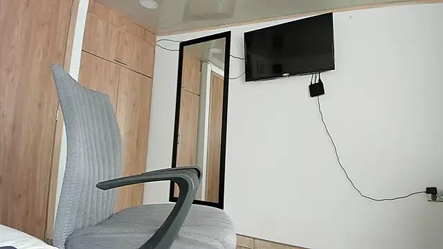 manucute 23  online show from 03-13-25, 05:50