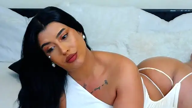 Snapshot of GiseleReine chatting on 01-29-25, 04:41 GiseleReine online show from 01-29-25, 04:41