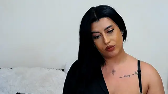 Snapshot of GiseleReine chatting on 02-03-25, 02:02 GiseleReine online show from 02-03-25, 02:02