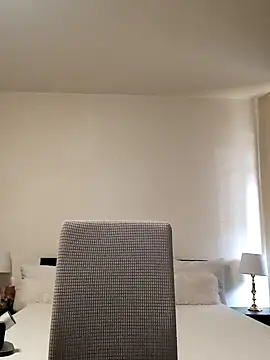 Snapshot of GiseleReine chatting on 02-11-25, 08:58 GiseleReine online show from 02-11-25, 08:58