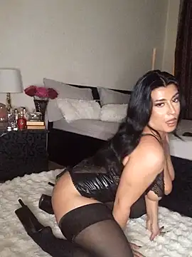 Snapshot of GiseleReine chatting on 03-15-25, 04:43 GiseleReine online show from 03-15-25, 04:43