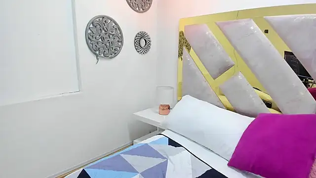 Oriana Guzman online show from 02-23-25, 02:57