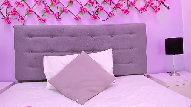 Oriana Guzman online show from 03-15-25, 05:48