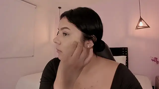 Oriana Guzman online show from 09-30-25, 12:59