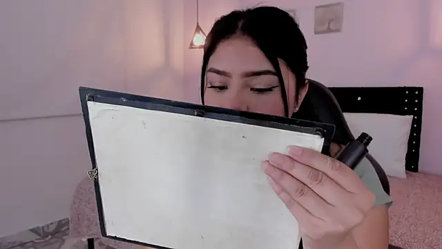 Oriana Guzman online show from 10-03-25, 12:18