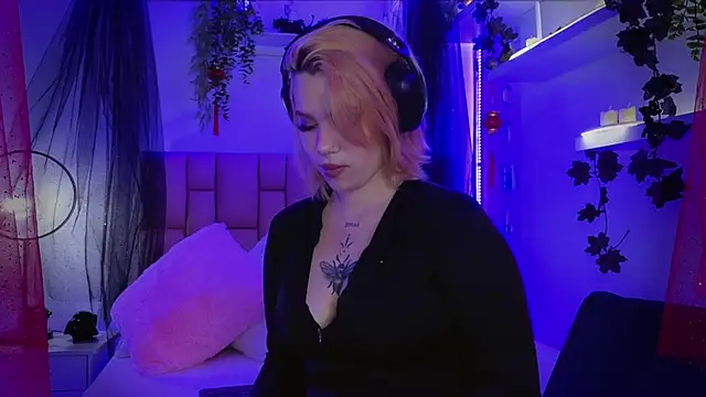 albaismynameX online show from 10-27-25, 12:20