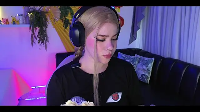 albaismynameX online show from 11-18-25, 12:09