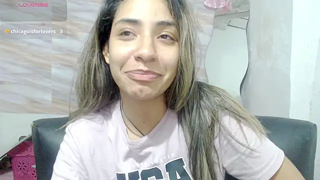 Snapshot of mariana_190 chatting on 12-30-24, 11:38 mariana 190 online show from 12-30-24, 11:38