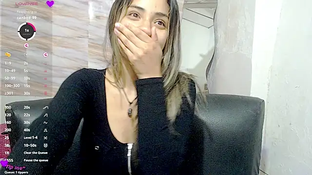 Snapshot of mariana_190 chatting on 02-06-25, 11:48 mariana 190 online show from 02-06-25, 11:48