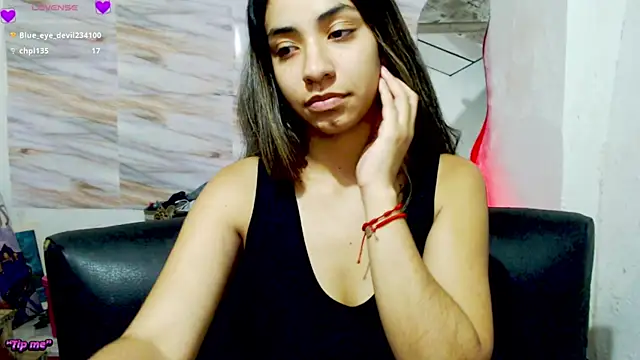 Snapshot of mariana_190 chatting on 03-19-25, 11:36 mariana 190 online show from 03-19-25, 11:36
