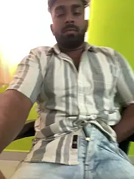 Handsomehunk 4U online show from 02-27-25, 08:50