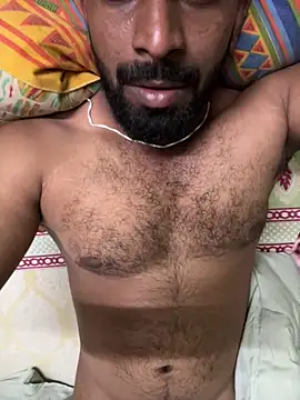 Handsomehunk 4U online show from 12-22-25, 06:16