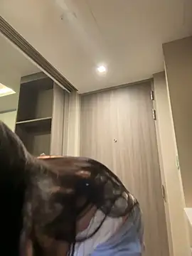 Aiko Yumi online show from 12-20-24, 06:45