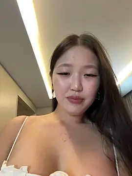 Aiko Yumi online show from 12-31-24, 11:42