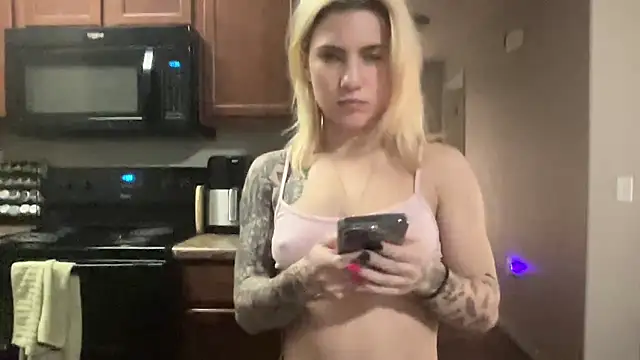 NatalieKneals online show from 01-05-25, 06:35