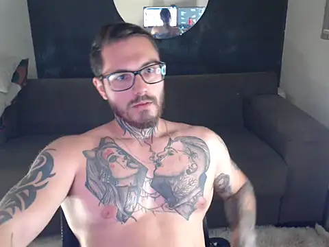 Snapshot of clark_r chatting on 09-24-25, 06:55 clark r online show from 09-24-25, 06:55