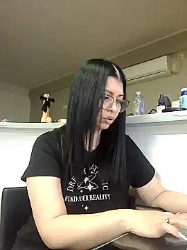 Snapshot of Milf_Abigail chatting on 01-25-25, 05:51 Milf Abigail online show from 01-25-25, 05:51