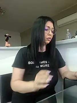 Snapshot of Milf_Abigail chatting on 01-29-25, 05:51 Milf Abigail online show from 01-29-25, 05:51