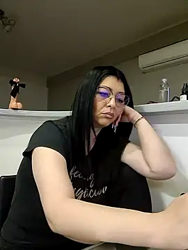 Snapshot of Milf_Abigail chatting on 01-31-25, 05:30 Milf Abigail online show from 01-31-25, 05:30