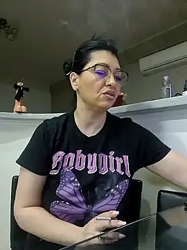 Snapshot of Milf_Abigail chatting on 01-31-25, 10:10 Milf Abigail online show from 01-31-25, 10:10