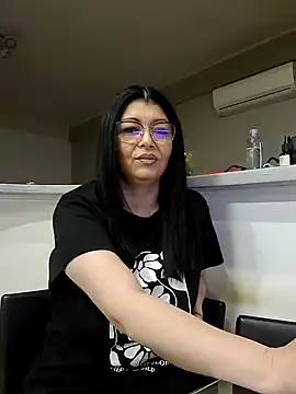 Snapshot of Milf_Abigail chatting on 02-04-25, 04:37 Milf Abigail online show from 02-04-25, 04:37