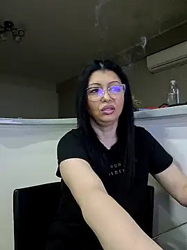 Snapshot of Milf_Abigail chatting on 02-22-25, 01:11 Milf Abigail online show from 02-22-25, 01:11