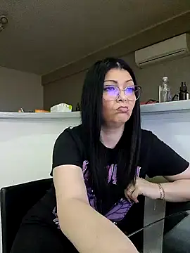 Snapshot of Milf_Abigail chatting on 03-13-25, 05:54 Milf Abigail online show from 03-13-25, 05:54