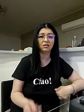 Snapshot of Milf_Abigail chatting on 03-15-25, 01:52 Milf Abigail online show from 03-15-25, 01:52