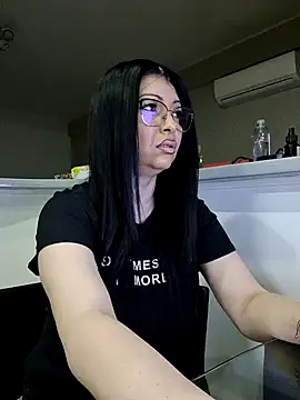 Snapshot of Milf_Abigail chatting on 03-18-25, 12:49 Milf Abigail online show from 03-18-25, 12:49