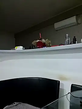 Snapshot of Milf_Abigail chatting on 03-18-25, 03:53 Milf Abigail online show from 03-18-25, 03:53