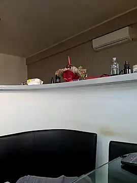 Snapshot of Milf_Abigail chatting on 03-19-25, 05:30 Milf Abigail online show from 03-19-25, 05:30