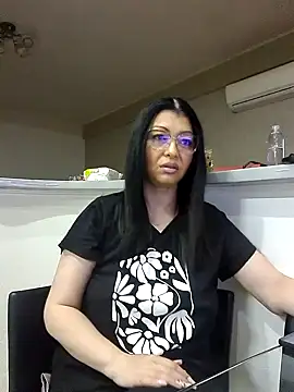 Snapshot of Milf_Abigail chatting on 03-20-25, 02:08 Milf Abigail online show from 03-20-25, 02:08