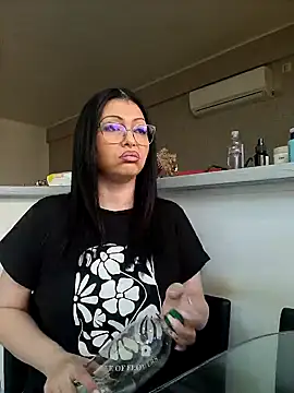 Snapshot of Milf_Abigail chatting on 03-20-25, 05:35 Milf Abigail online show from 03-20-25, 05:35