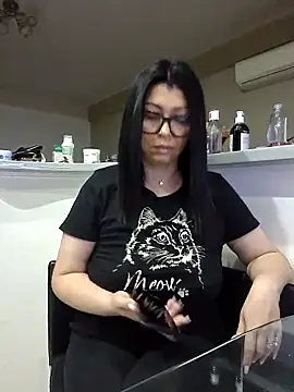 Snapshot of Milf_Abigail chatting on 10-01-25, 12:16 Milf Abigail online show from 10-01-25, 12:16