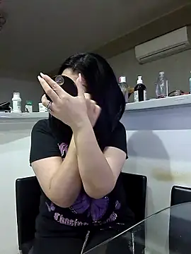 Snapshot of Milf_Abigail chatting on 10-03-25, 01:35 Milf Abigail online show from 10-03-25, 01:35