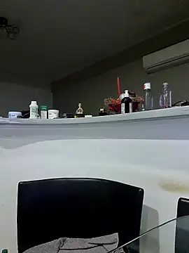 Snapshot of Milf_Abigail chatting on 10-05-25, 02:10 Milf Abigail online show from 10-05-25, 02:10