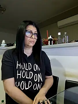 Snapshot of Milf_Abigail chatting on 10-06-25, 12:52 Milf Abigail online show from 10-06-25, 12:52