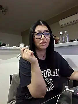 Snapshot of Milf_Abigail chatting on 10-13-25, 10:54 Milf Abigail online show from 10-13-25, 10:54