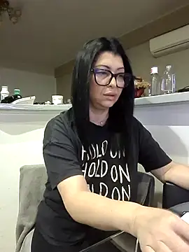 Snapshot of Milf_Abigail chatting on 10-20-25, 01:28 Milf Abigail online show from 10-20-25, 01:28