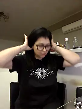 Snapshot of Milf_Abigail chatting on 10-29-25, 02:14 Milf Abigail online show from 10-29-25, 02:14