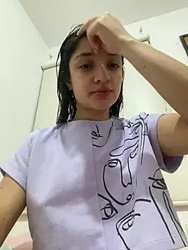 Snapshot of Alicia_ALICIA chatting on 05-16-26, 04:09 Alicia ALICIA online show from 05-16-26, 04:09