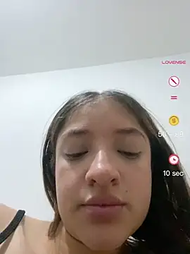 Snapshot of Alicia_ALICIA chatting on 05-18-26, 04:07 Alicia ALICIA online show from 05-18-26, 04:07