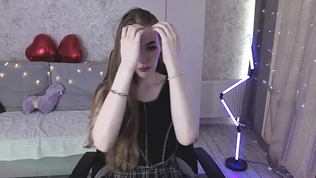 LissaCain online show from 04-14-26, 02:39